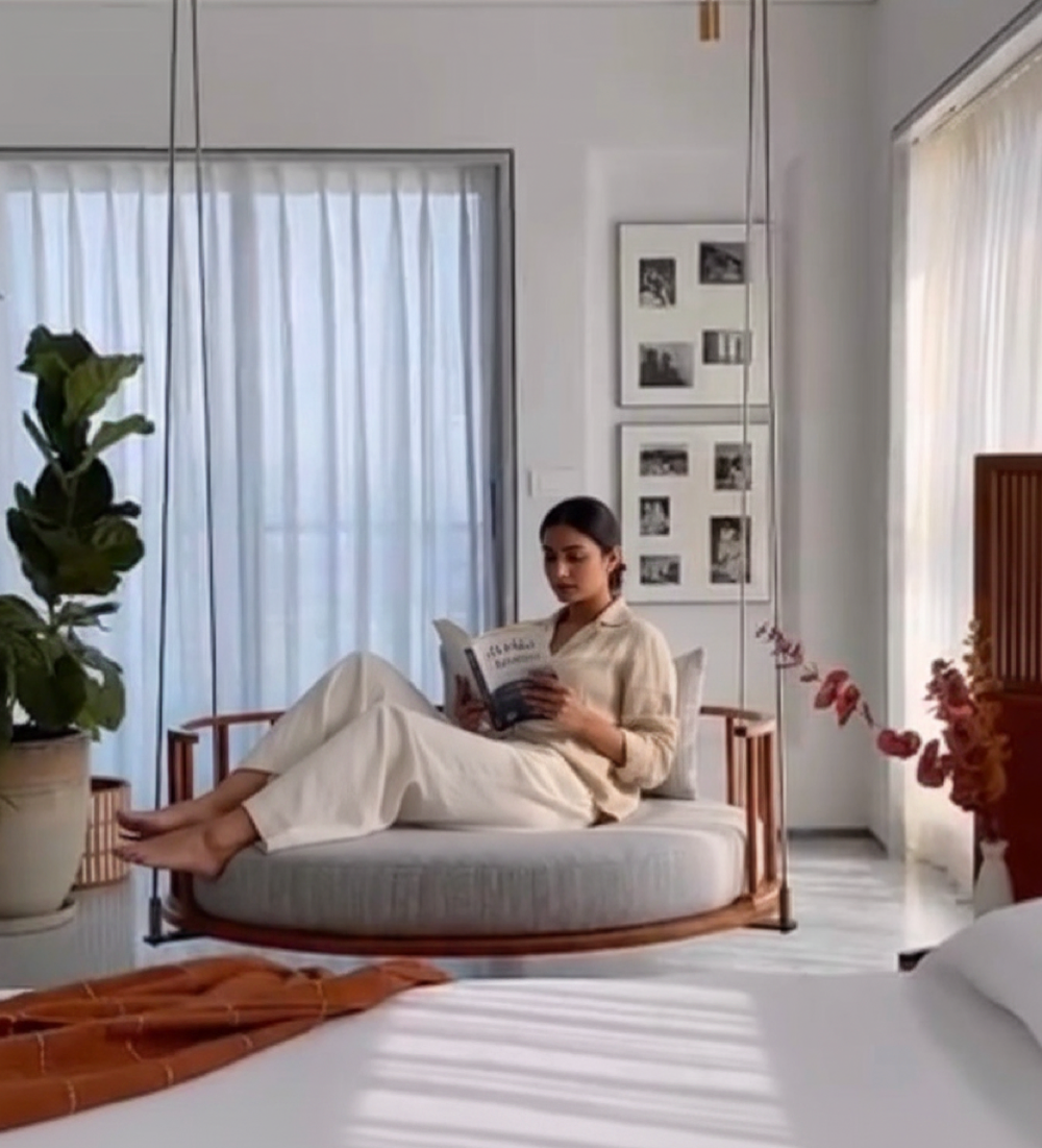 Swing cum daybed diwan 